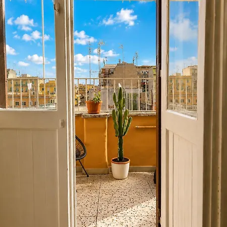Casa Frida, Bright Penthouse With Terrace *